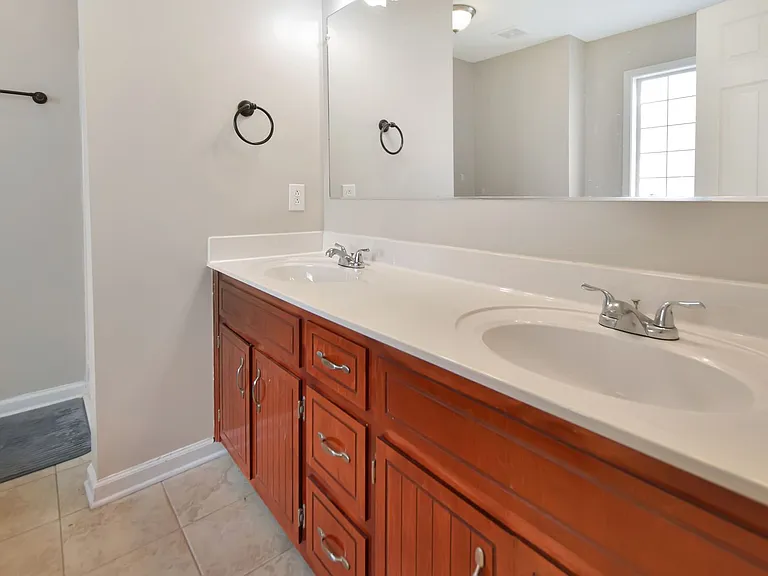3896 Gaine Dr — Photo 10