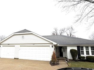 509 Peachcreek Rd, Dayton, OH 45458