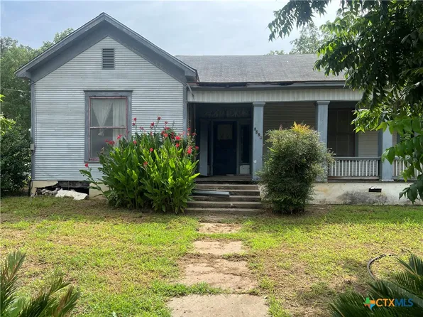 1228 Saint Peter St, Gonzales, TX 78629