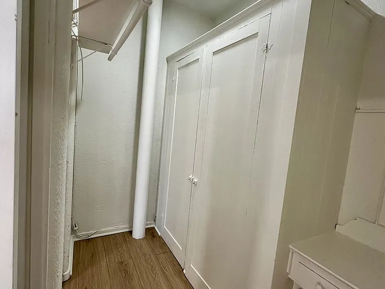 213 S Jackson St — Photo 16