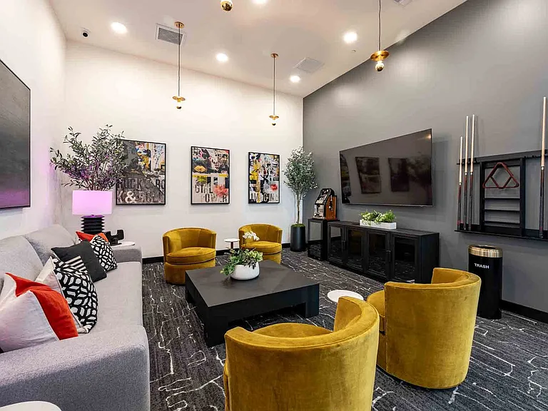Montecito Lofts — Photo 10