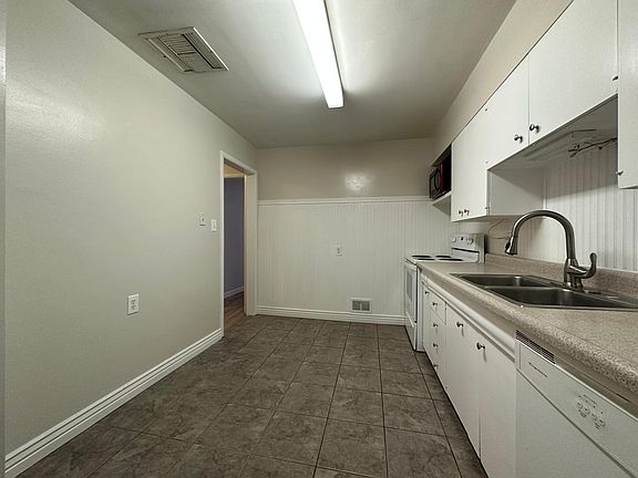 5th image of 2310 E Lambourne Ave