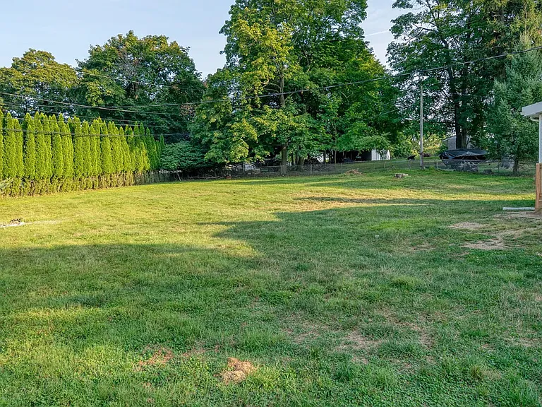 2175 Gale Dr — Photo 36