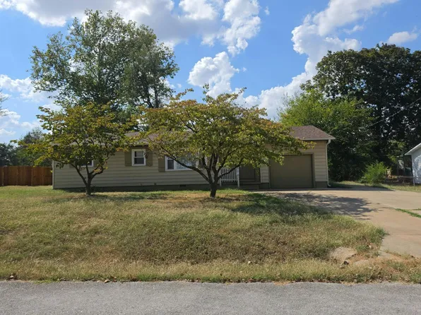 1239 N Fender Ave, Springfield, MO 65803