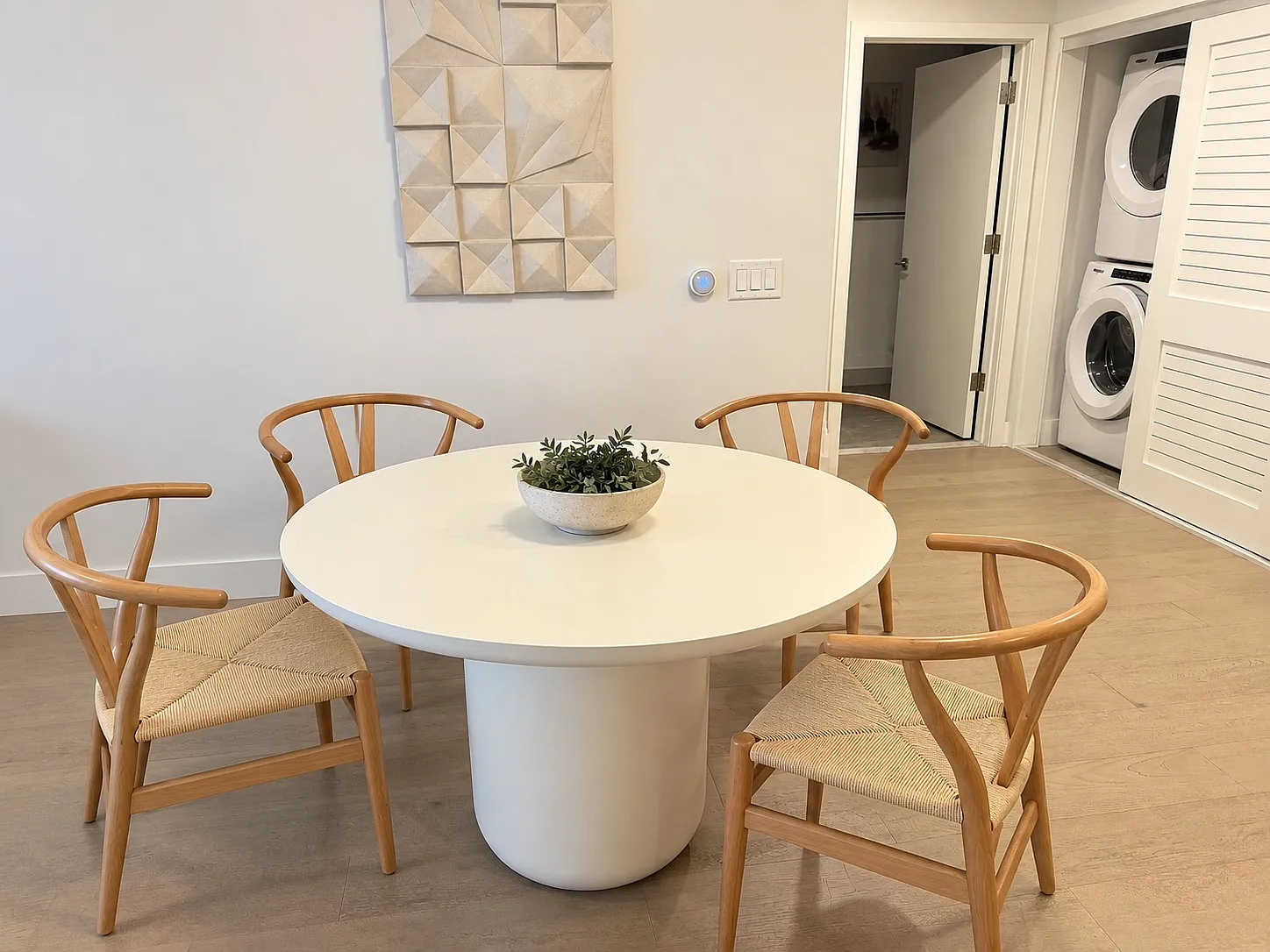 2 bed, 1105 sqft, $5,200 — Photo 4