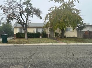 1737 S Bardo Ln, Visalia, CA 93277