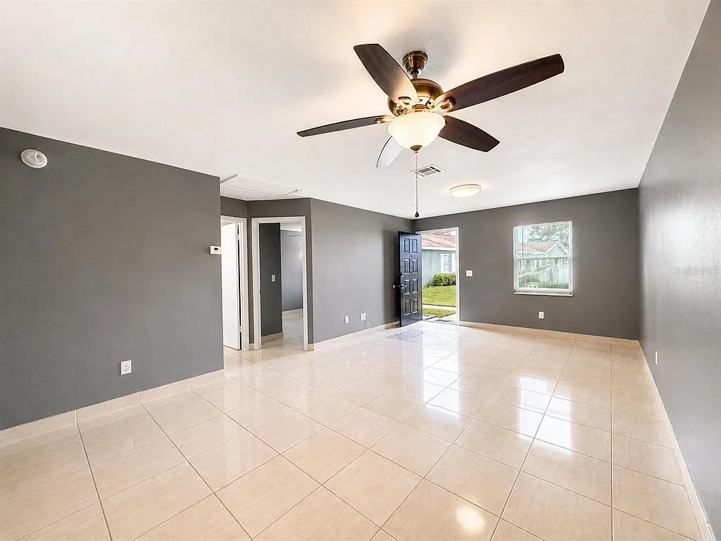 2 bed, 2.0 bath, 875 sqft, $1,700 — Photo 3