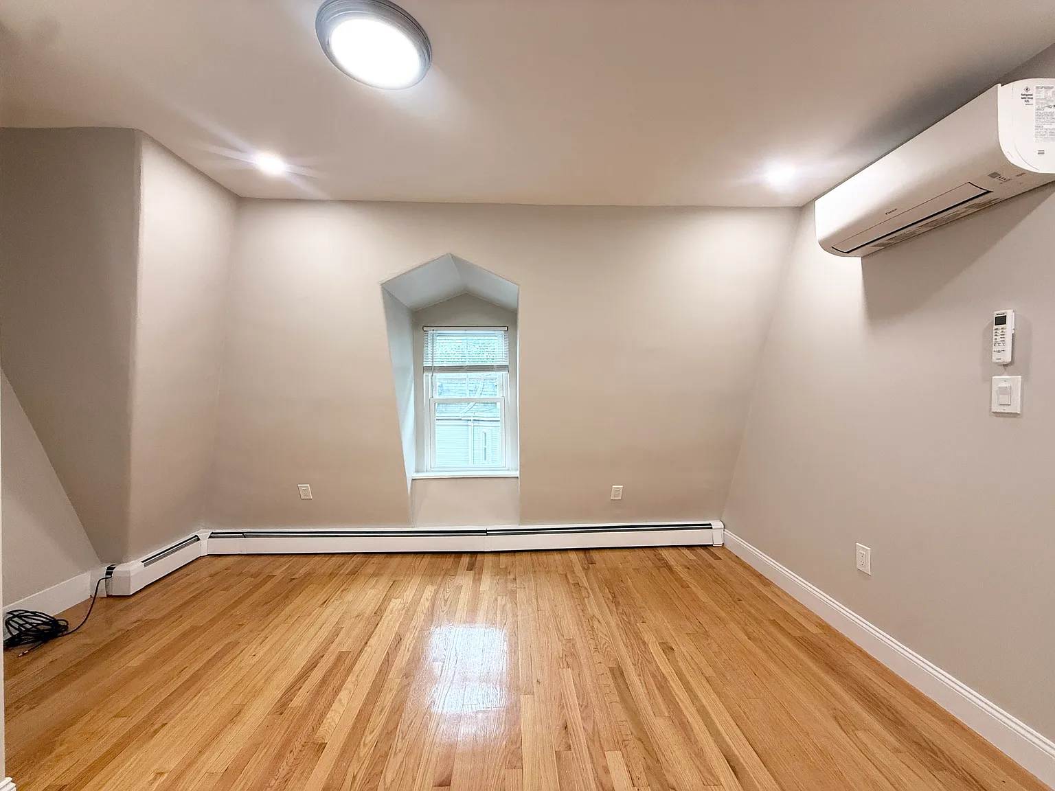 2 bed, 650 sqft, $2,800 — Photo 3