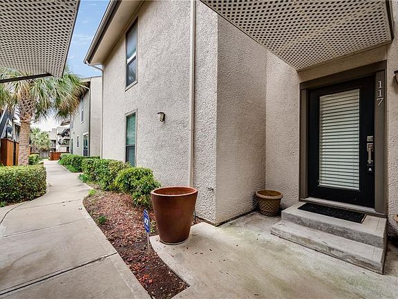 3rd image of 5816 Birchbrook Dr APT 117