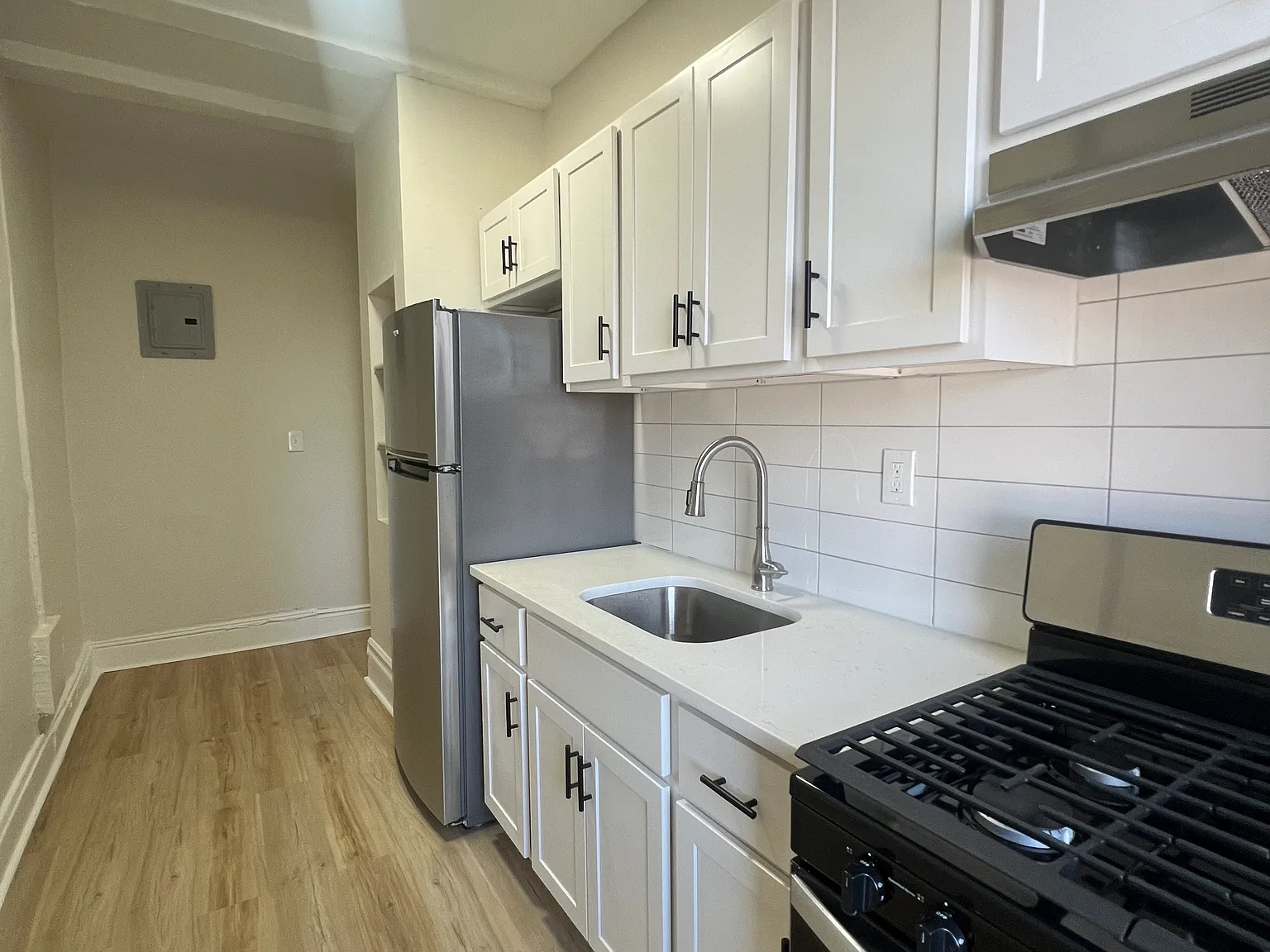 3 bed, $2,499 — Photo 2