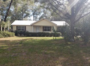 102 Lee Ave, Interlachen, FL 32148