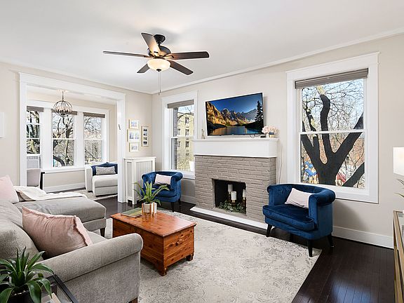 4th image of 743 W Brompton Ave #2N