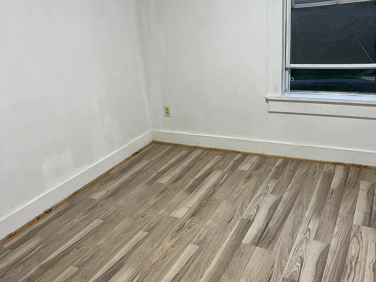 270 S Main St #4 — Photo 6