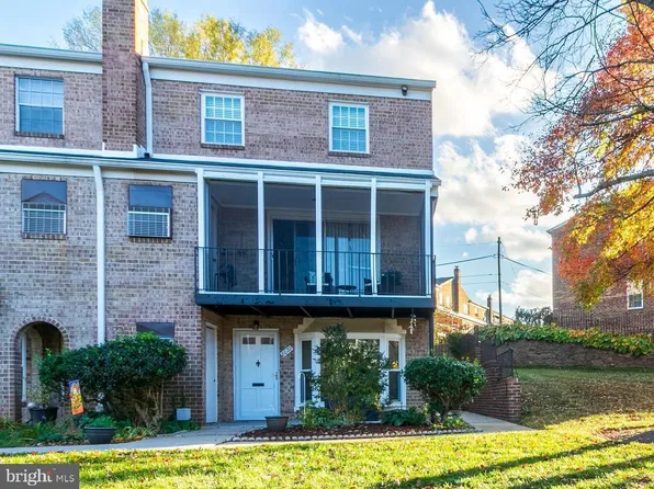 8022 Lakecrest Dr, Greenbelt, MD 20770