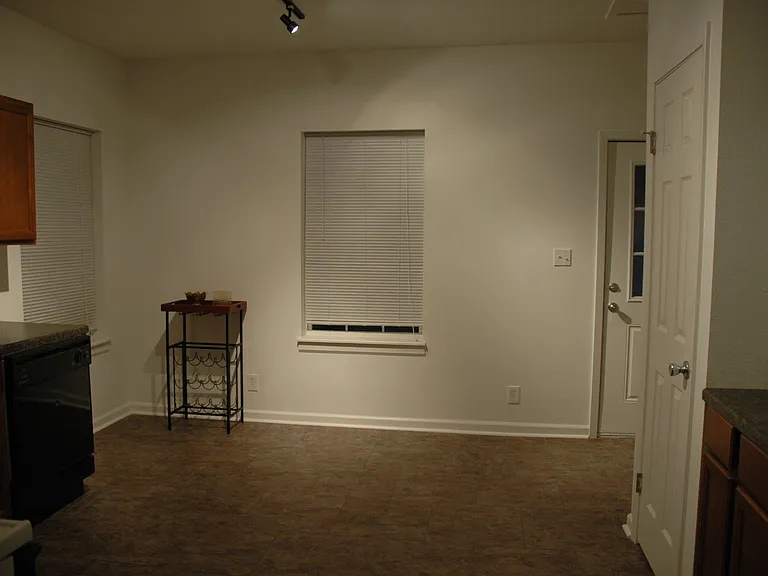 Eat-in kitchen/ Breakfast nook.