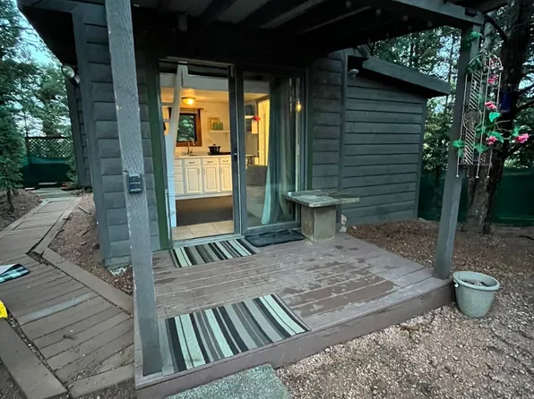 253 Anderson Rd, Florissant, CO