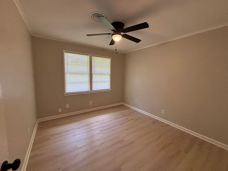 2608 E Cavett Dr — Photo 13