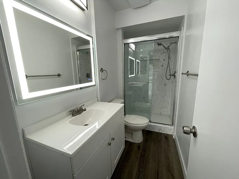 20317 Saticoy St — Photo 23