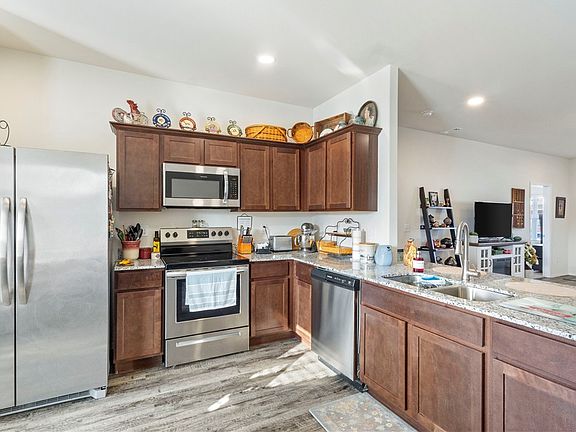 5th image of 2709 Bauer St