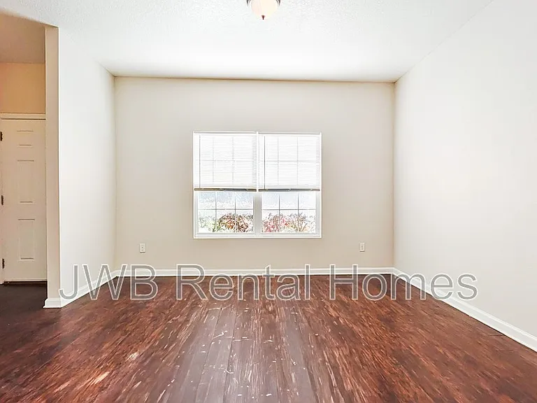 6254 Lamar Dr — Photo 3