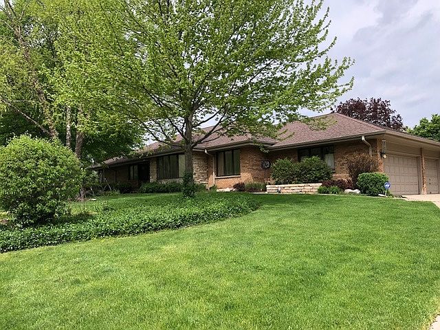 1st image of 11 Norbert Dr