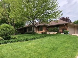 11 Norbert Dr, Hawthorn Woods, IL