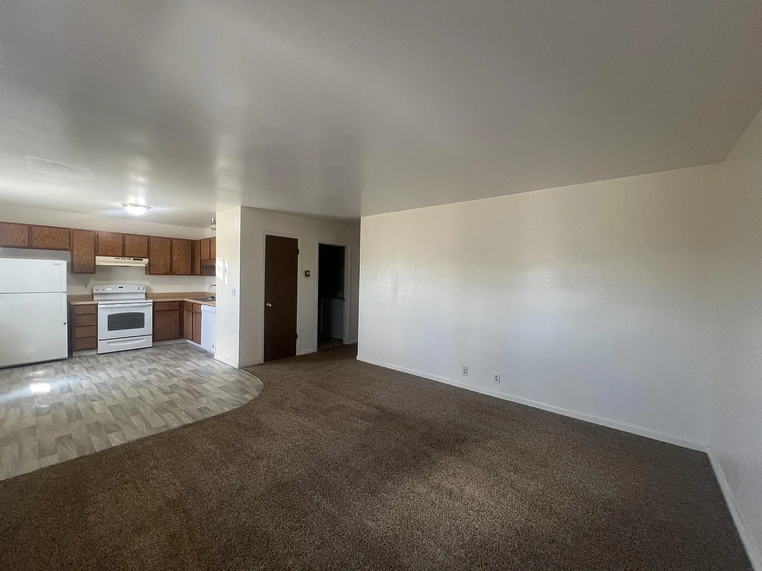 724 South Smoketree - D — Photo 3