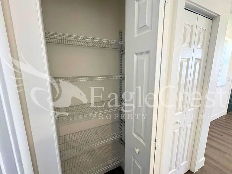 420 Ankeny St — Photo 29