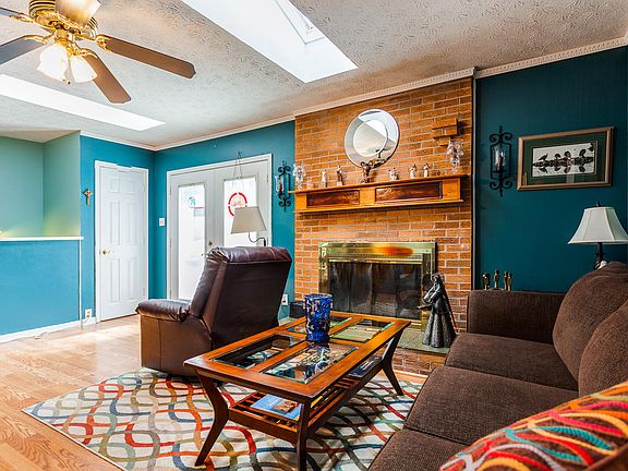 5th image of 4404 Fawnie Ln