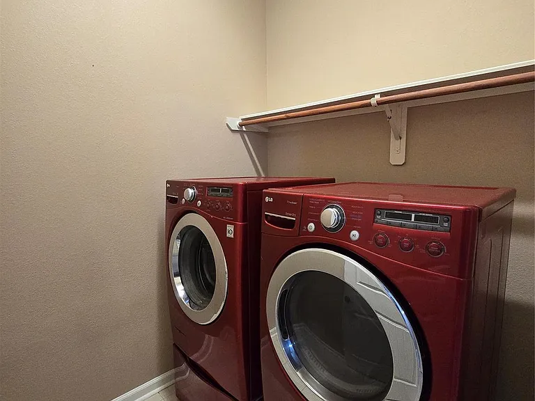 215 Danna St — Photo 28