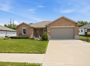 1324 Eagle Bluff Dr, Bourbonnais, IL 60914