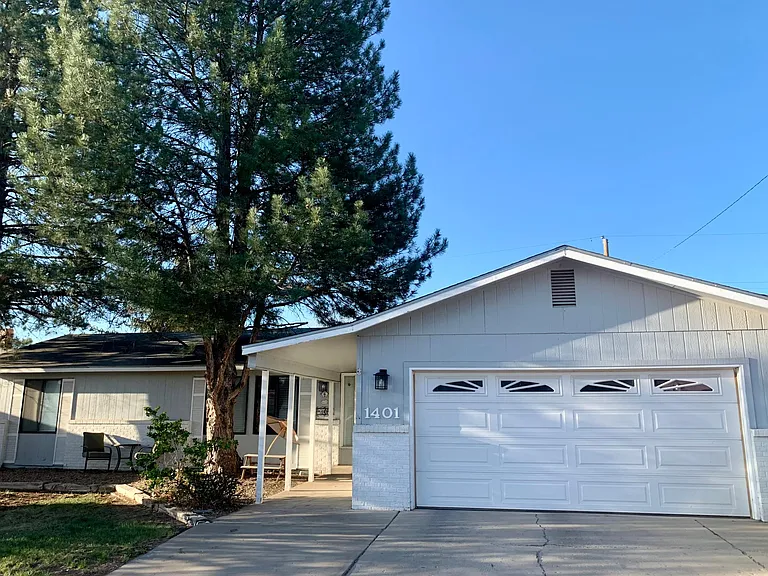 1401 Zuni Pl — Photo 1