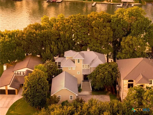244 Lake Ridge Dr, Seguin, TX 78155