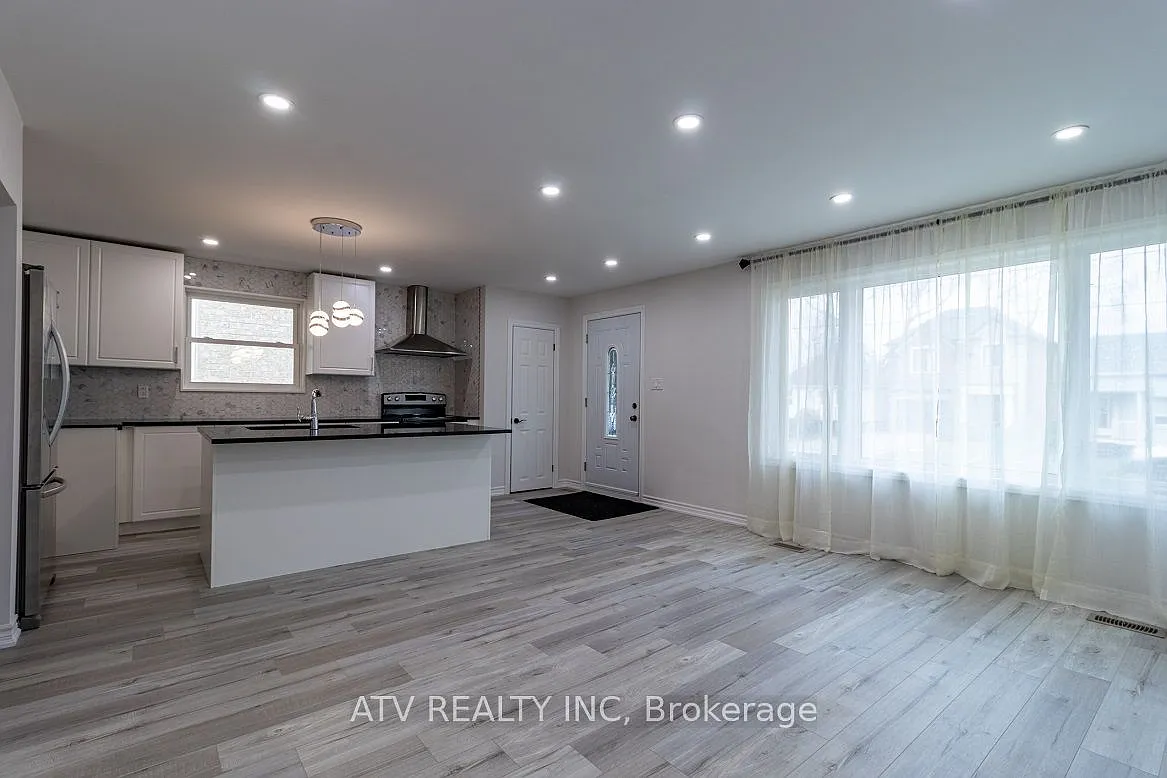 4 bed, $3,800 — Photo 3
