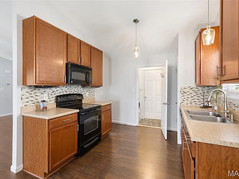 209 Flint Brook Dr — Photo 8