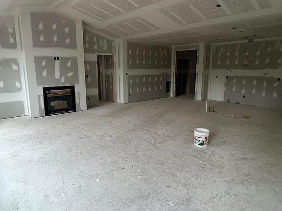 4th image of 101 Alichanoska Ln
