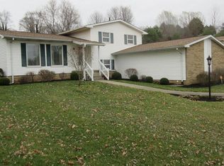 673 Greenbrier Sq NE, Bolivar, OH 44612