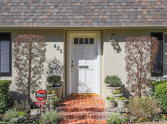 3rd image of 425 El Encanto Dr