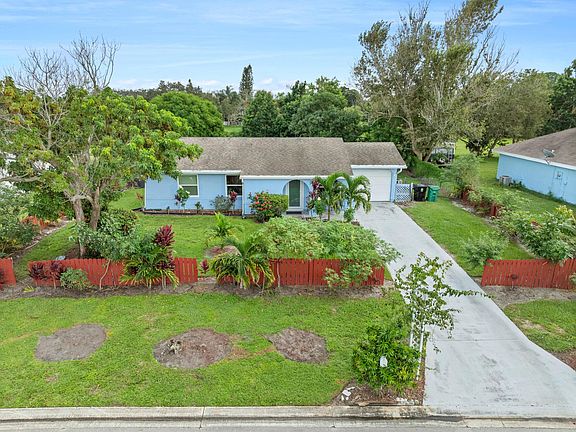 2nd image of 1842 SE Wexford Court