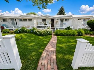 35 Library Avenue #8 R, Westhampton Beach, NY 11978