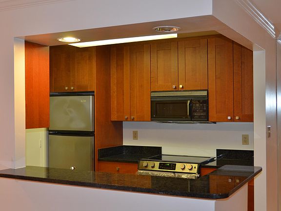 Kitchen renovated in last few years with new appliances