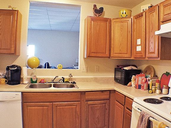 5th image of 313 N Broadway St #202