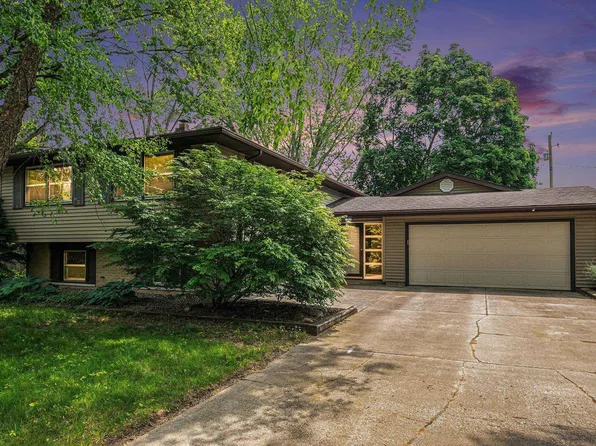 1708 Canterbury Dr, Elkhart, IN 46514