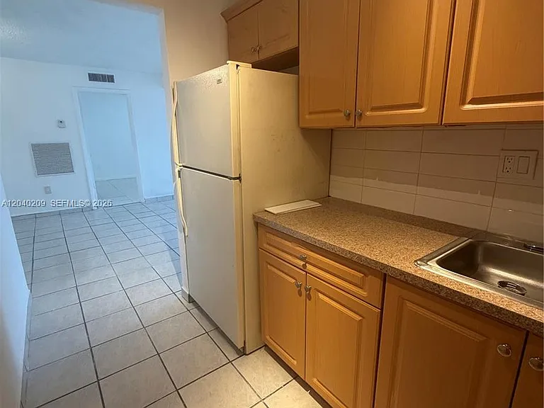 4717 NW 7th St #803-10 — Photo 5