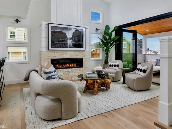 616 1/2 Poinsettia Ave, Corona Del Mar, CA 92625