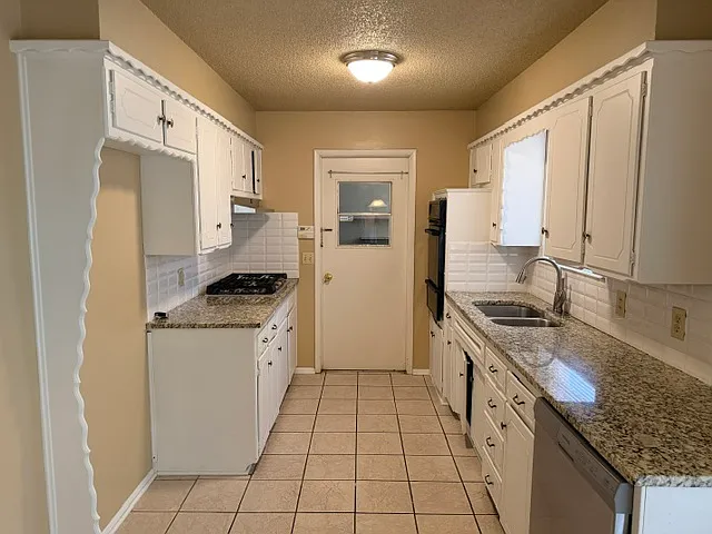 3 bed, 1.5 bath, 1200 sqft, $1,195 — Photo 4