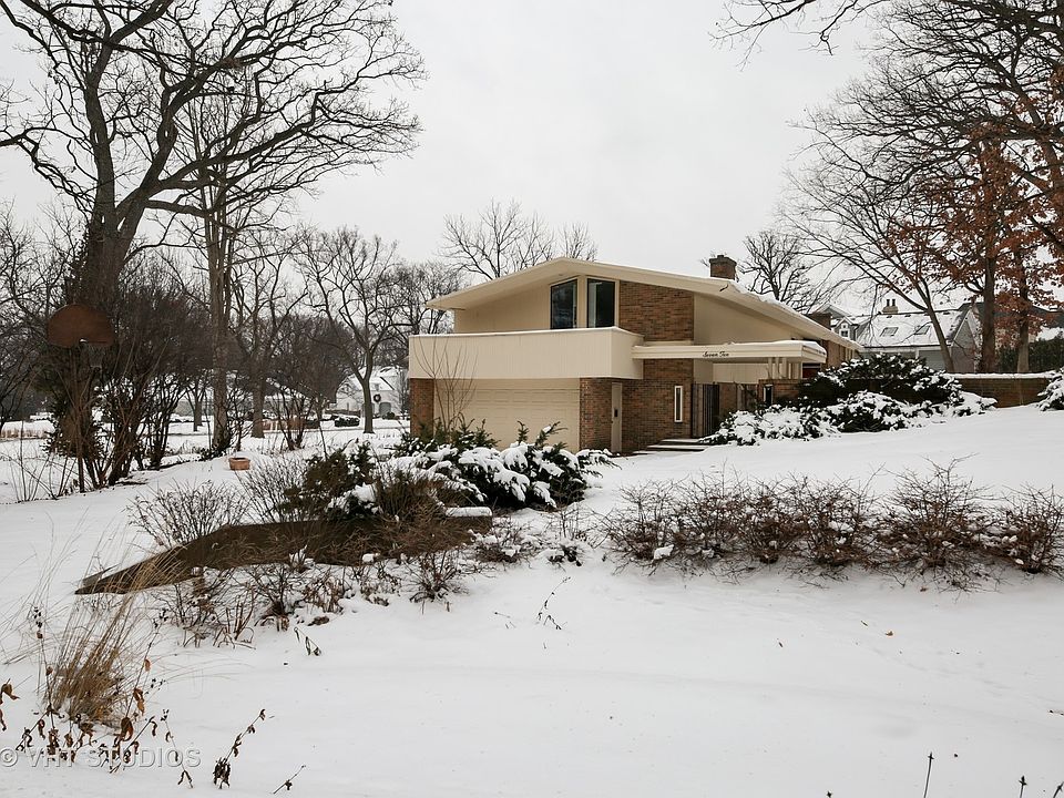 2nd image of 710 Wilson Ln