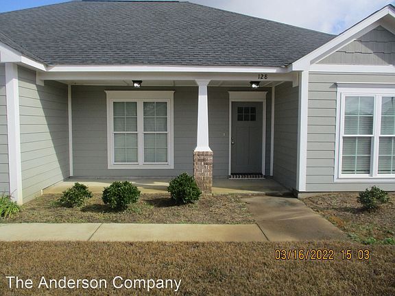 3rd image of 128 Live Oak Dr