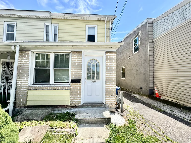 399 Stewart Ave — Photo 2