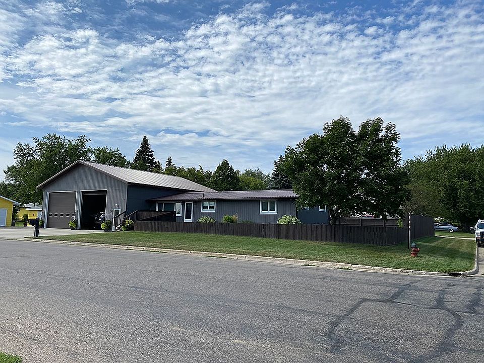 1st image of 1311 6th Ave NE